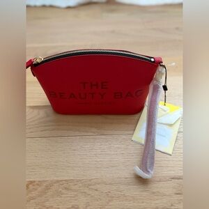 Marc Jacobs The Beauty Bag in Vibrant Red